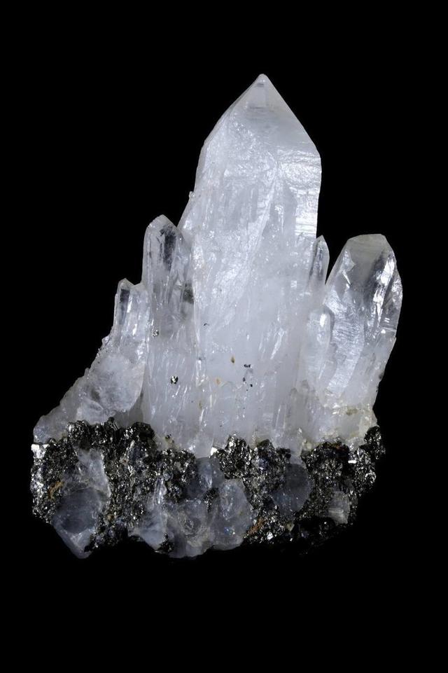 东海水晶甲天下 浅谈一个水晶从业者对天然水晶的理解与看法